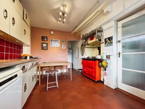 Kitchen- click for photo gallery